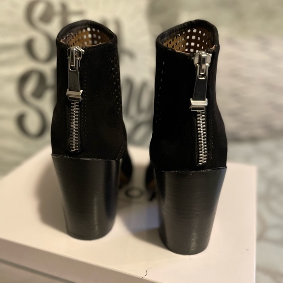 Super Cute Peeped Toe Ankle Boots size 8!!!! - Picture 3 of 8